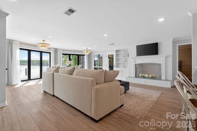 8611 Island Point Road, Charlotte, NC 28278