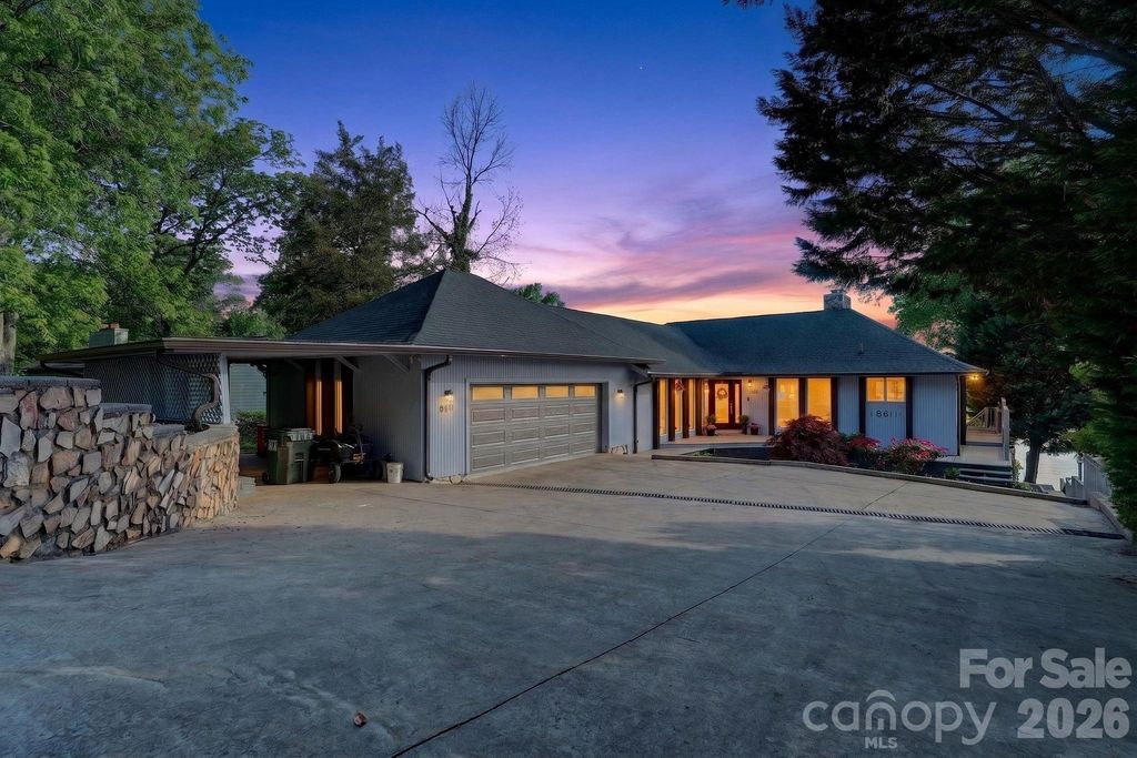 8611 Island Point Road, Charlotte, NC 28278