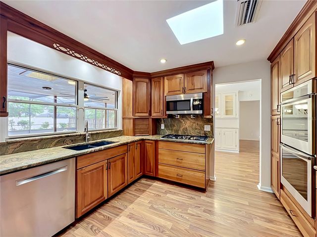 105 CEDAR OAK TRAIL, Longwood, FL 32750