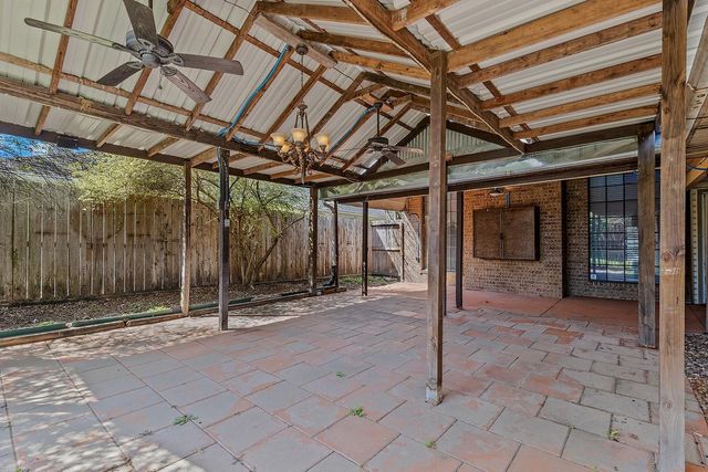 10703 Crestfield Court, Houston, TX 77070