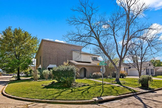 10703 Crestfield Court, Houston, TX 77070