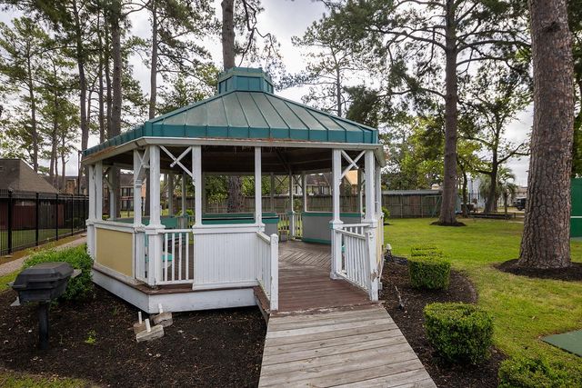 10703 Crestfield Court, Houston, TX 77070