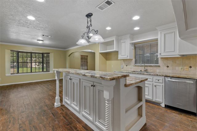 10703 Crestfield Court, Houston, TX 77070