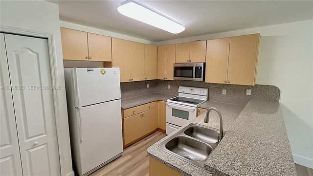 22721 SW 88th Pl 9-19, Cutler Bay, FL 33190