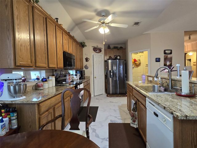 6013 Meadowglen Drive, Denton, TX 76226