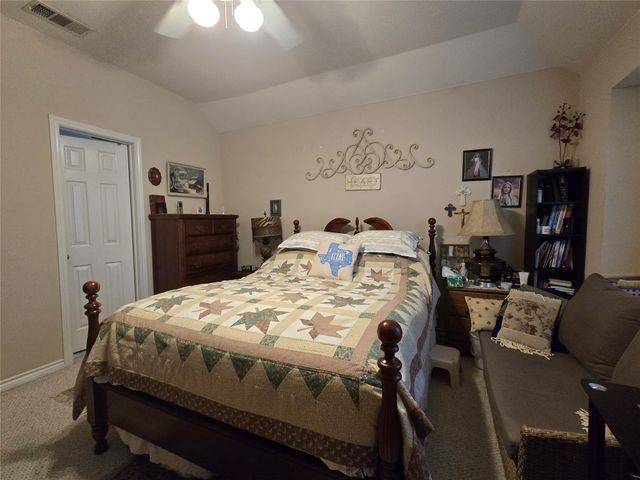6013 Meadowglen Drive, Denton, TX 76226