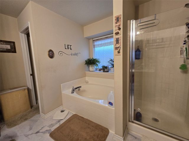 6013 Meadowglen Drive, Denton, TX 76226