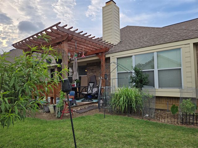 6013 Meadowglen Drive, Denton, TX 76226