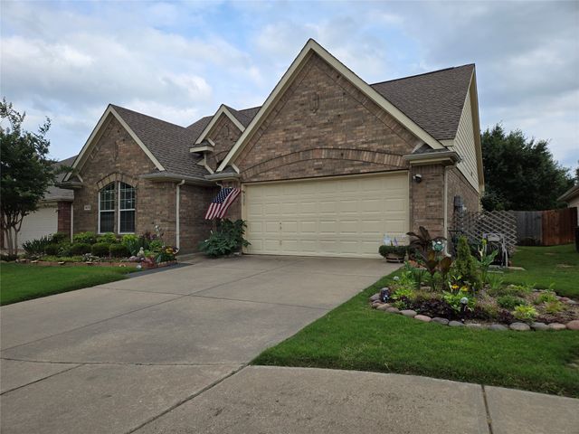 6013 Meadowglen Drive, Denton, TX 76226