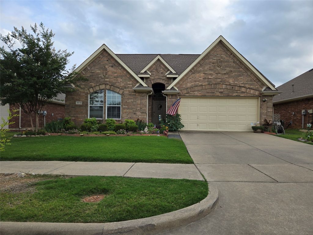 6013 Meadowglen Drive, Denton, TX 76226