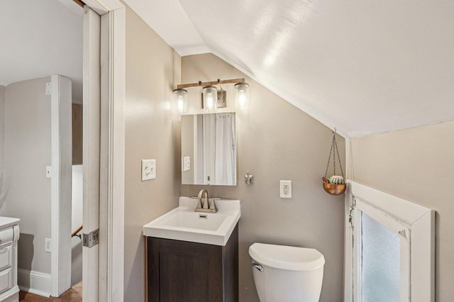 1559 Almond Avenue, Saint Paul, MN 55108