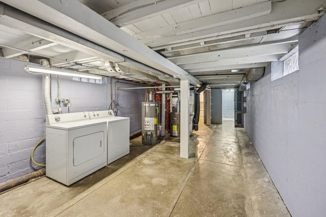 1559 Almond Avenue, Saint Paul, MN 55108