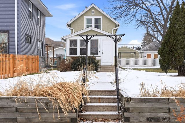 1559 Almond Avenue, Saint Paul, MN 55108