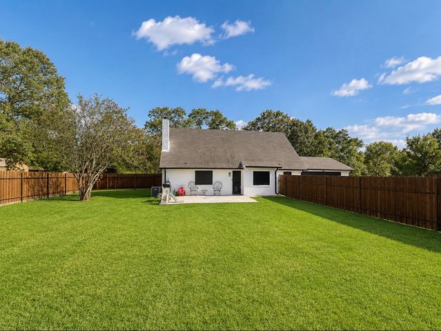 519 Clearwater Road, Grand Saline, TX 75140
