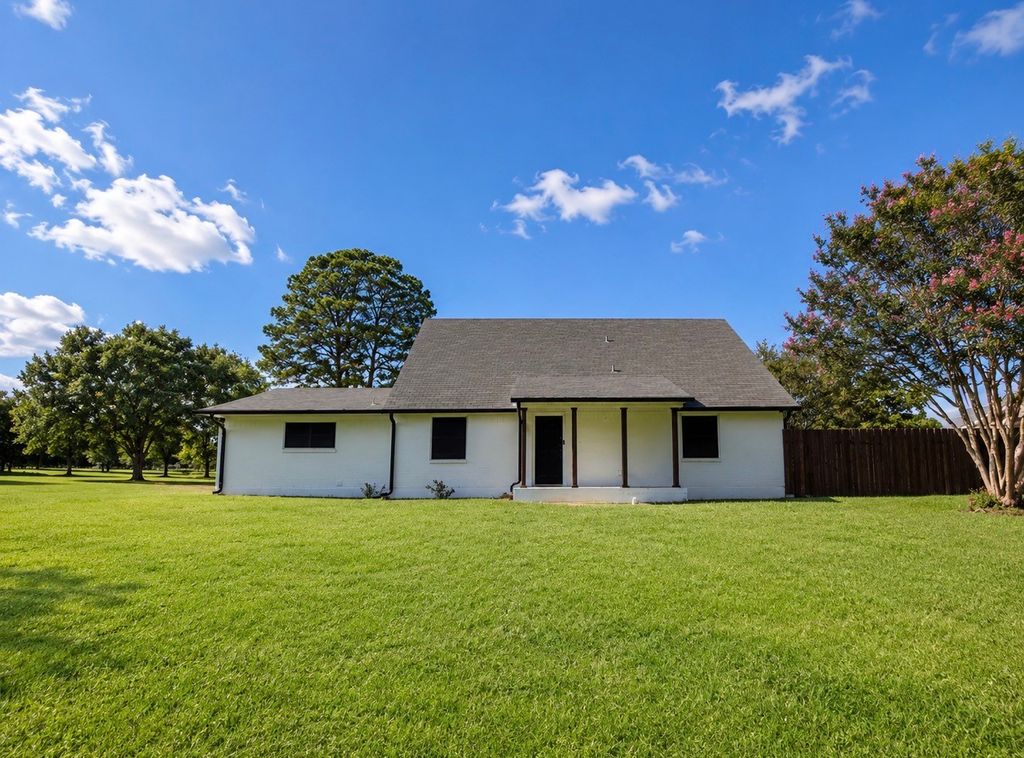 519 Clearwater Road, Grand Saline, TX 75140