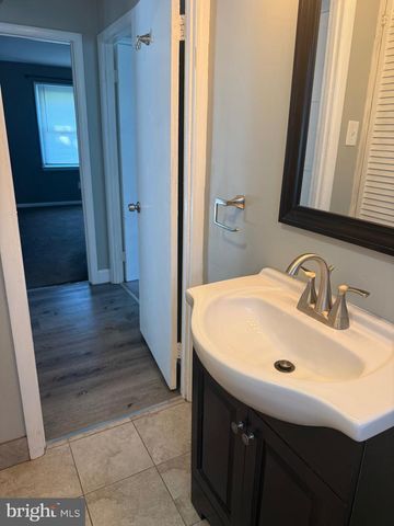 1015 ASHTON AVE, Beverly, NJ 08010