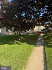 1015 ASHTON AVE, Beverly, NJ 08010