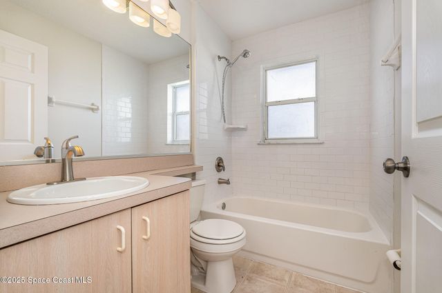 1198 Kenmore Street NW, Palm Bay, FL 32907