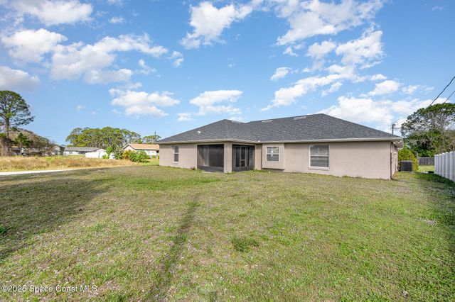 1198 Kenmore Street NW, Palm Bay, FL 32907