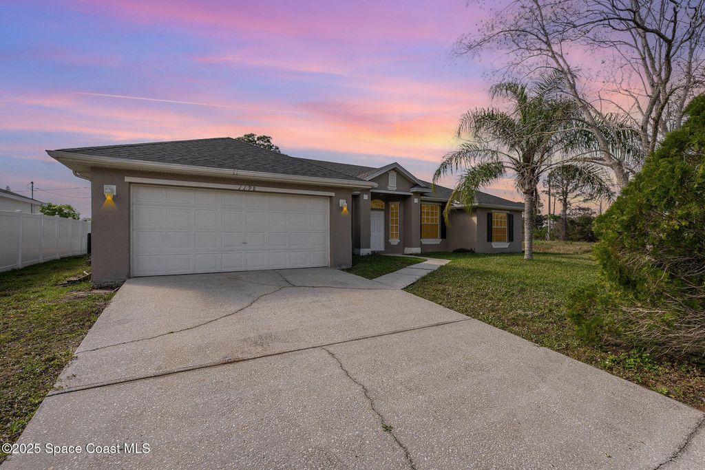1198 Kenmore Street NW, Palm Bay, FL 32907