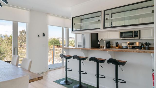 6946 Lennox Avenue, Yucca Valley, CA 92284