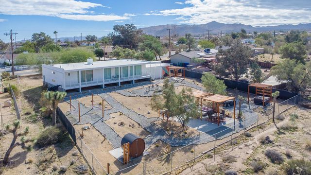 6946 Lennox Avenue, Yucca Valley, CA 92284