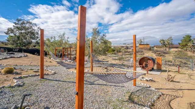 6946 Lennox Avenue, Yucca Valley, CA 92284