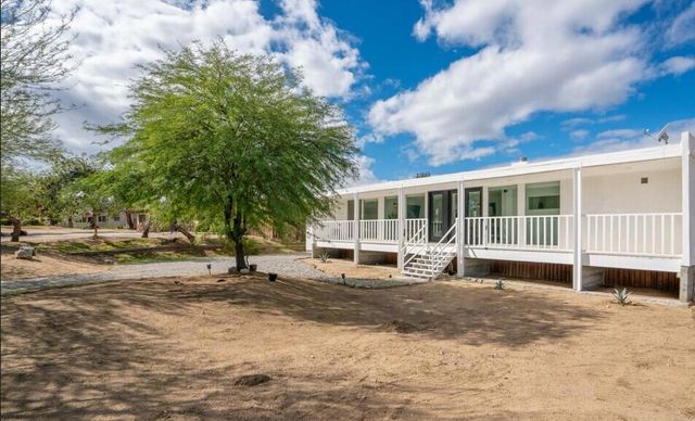 6946 Lennox Avenue, Yucca Valley, CA 92284