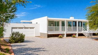 6946 Lennox Avenue, Yucca Valley, CA 92284