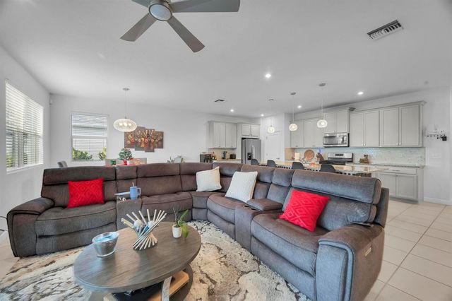 10142 SW Orana Drive, Port St. Lucie, FL 34987