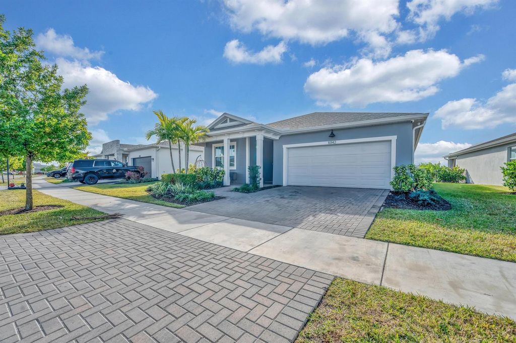 10142 SW Orana Drive, Port St. Lucie, FL 34987