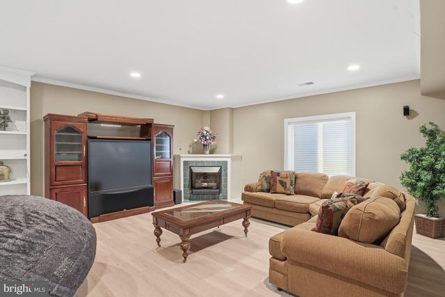 1156 FIELDVIEW DR, Reston, VA 20194