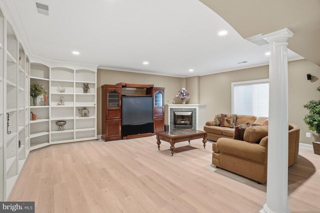 1156 FIELDVIEW DR, Reston, VA 20194