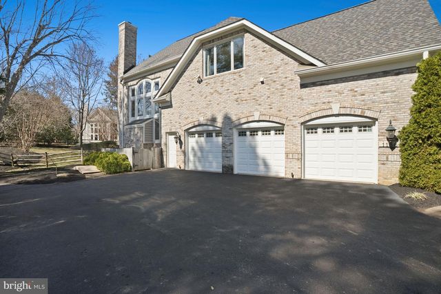 1156 FIELDVIEW DR, Reston, VA 20194