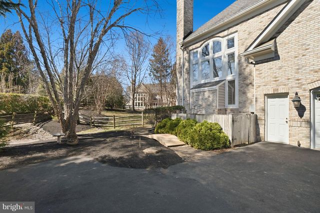 1156 FIELDVIEW DR, Reston, VA 20194