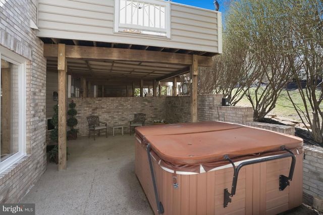 1156 FIELDVIEW DR, Reston, VA 20194