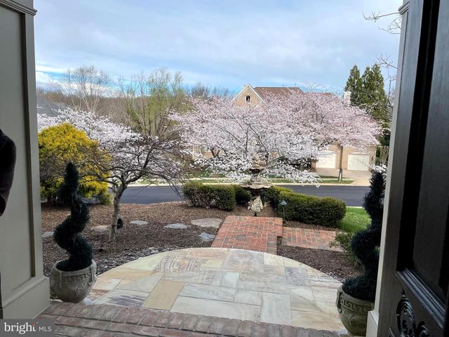 1156 FIELDVIEW DR, Reston, VA 20194