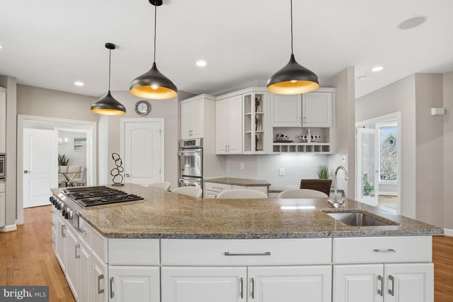 1156 FIELDVIEW DR, Reston, VA 20194