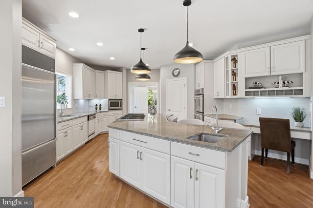 1156 FIELDVIEW DR, Reston, VA 20194