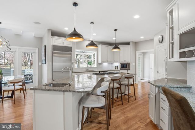 1156 FIELDVIEW DR, Reston, VA 20194