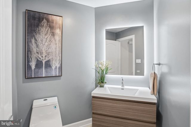 1156 FIELDVIEW DR, Reston, VA 20194