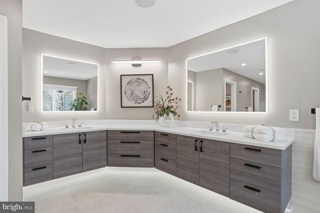 1156 FIELDVIEW DR, Reston, VA 20194