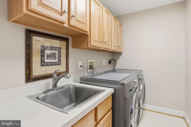 1156 FIELDVIEW DR, Reston, VA 20194