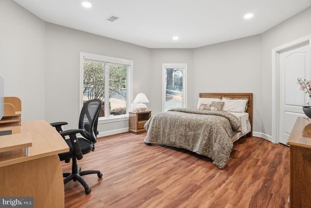 1156 FIELDVIEW DR, Reston, VA 20194