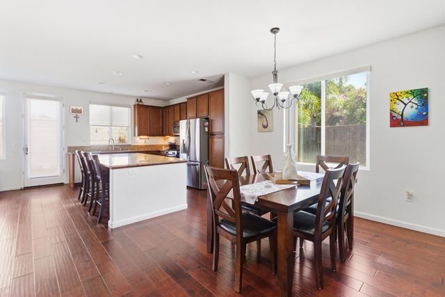1993 Ellesmere Loop, Roseville, CA 95747