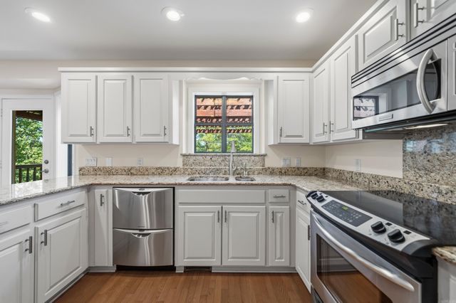 106 Coca Bay Point, Hot Springs, AR 71913