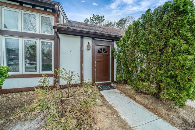 26 Amesworth Court, Middle Island, NY 11953