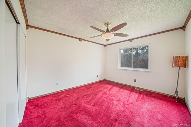 26 Amesworth Court, Middle Island, NY 11953