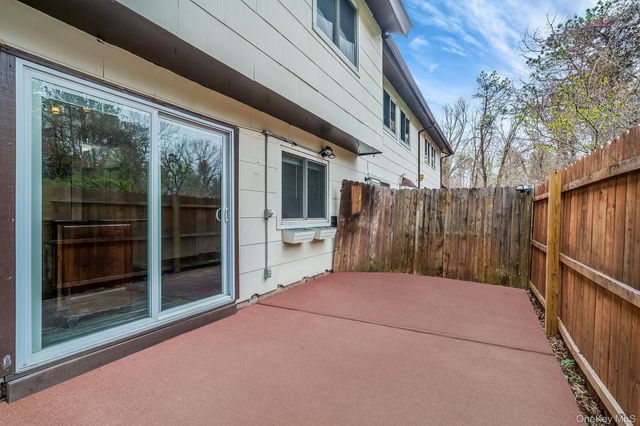 26 Amesworth Court, Middle Island, NY 11953