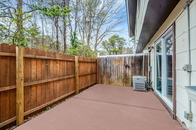 26 Amesworth Court, Middle Island, NY 11953